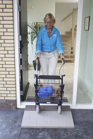 Drempelhulp foto rollator